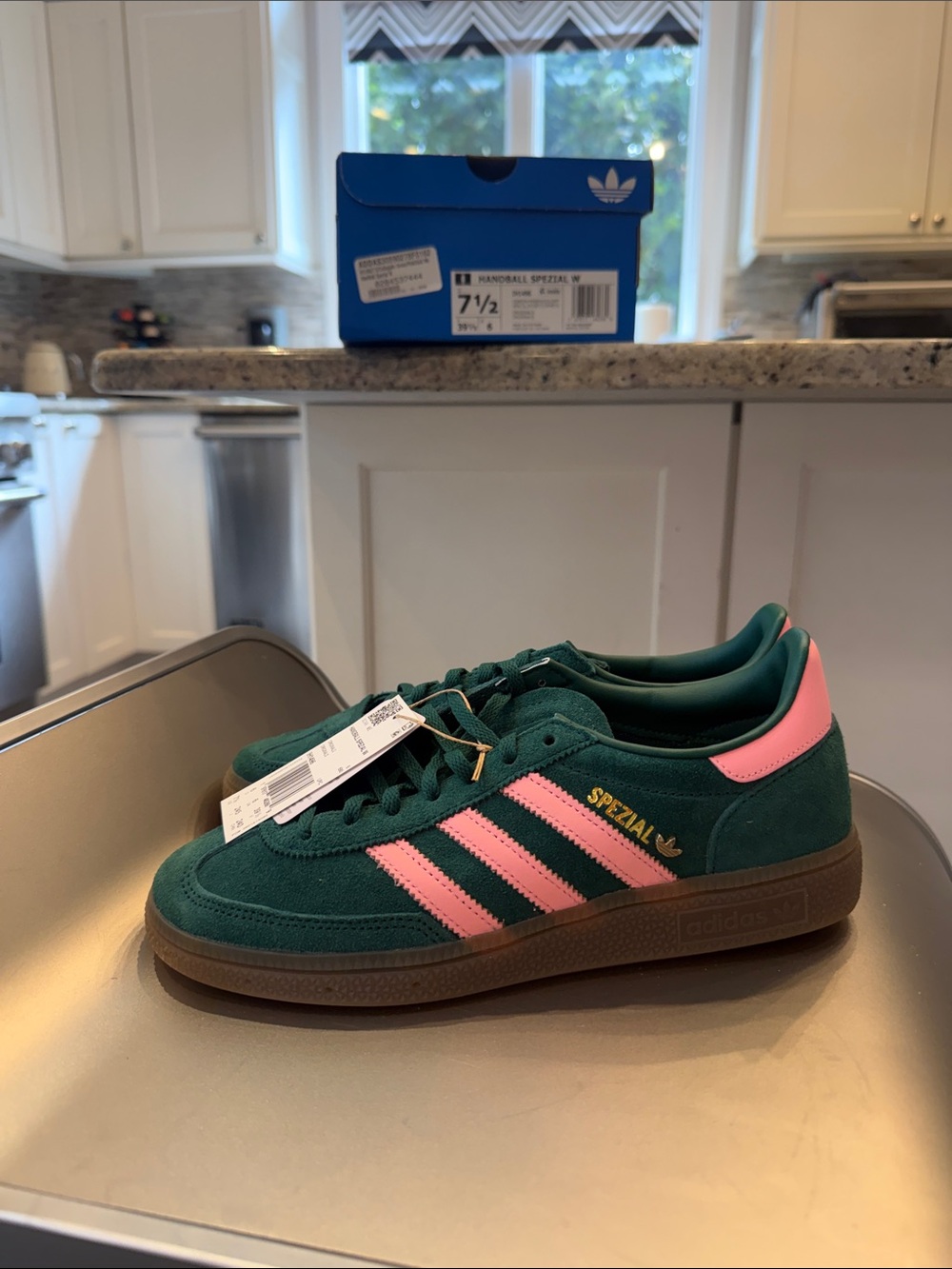 NIB adidas handball Spezial Green Suede Sneakers with Pink Stripes